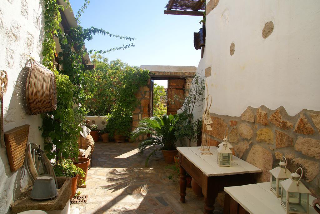 Kalderimi Studios Patmos Town Exterior photo
